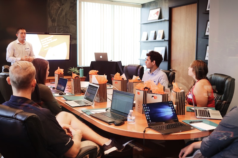 Nexilis Finance professional team meeting